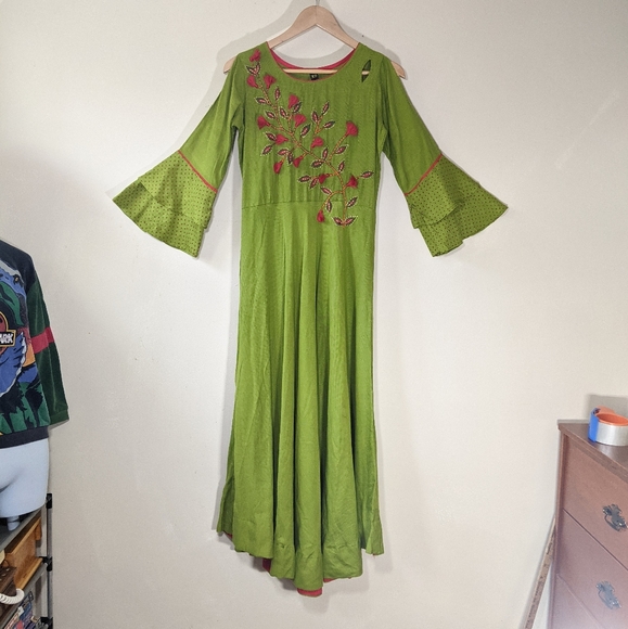 Vintage ethnic Indian embroidered decal bell sleeve maxi dress slit shoulders - Picture 2 of 16